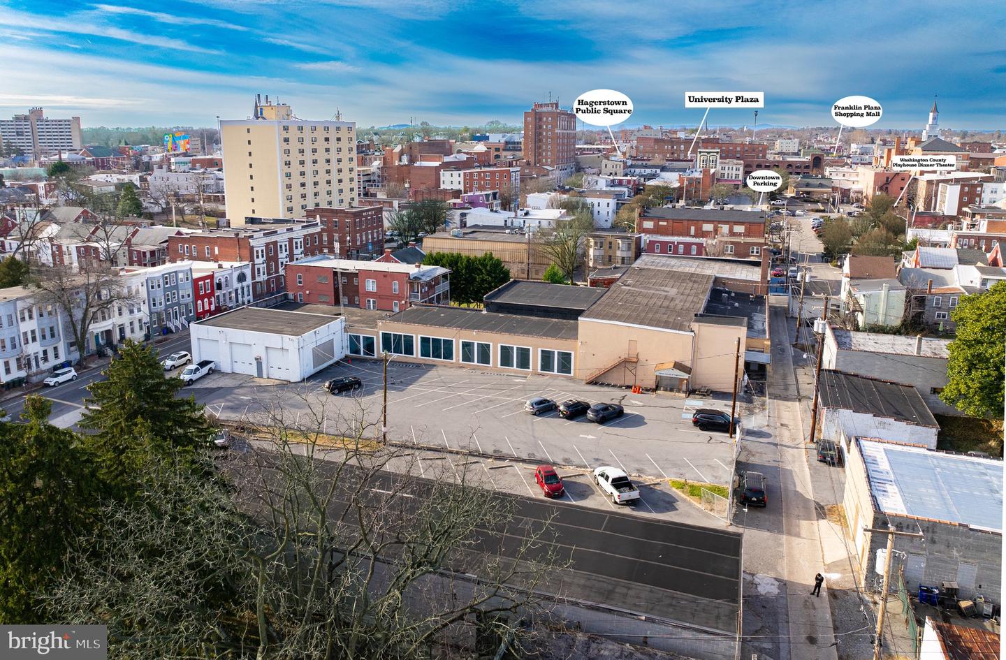 132 E Washington St Property Photo 4