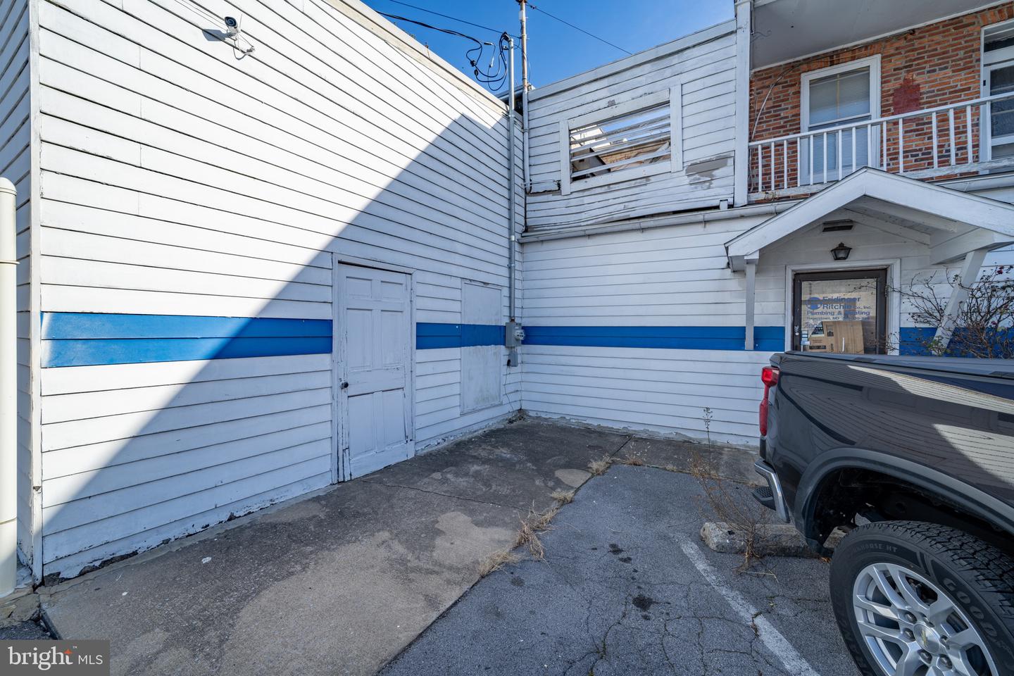 132 E Washington St Property Photo 19