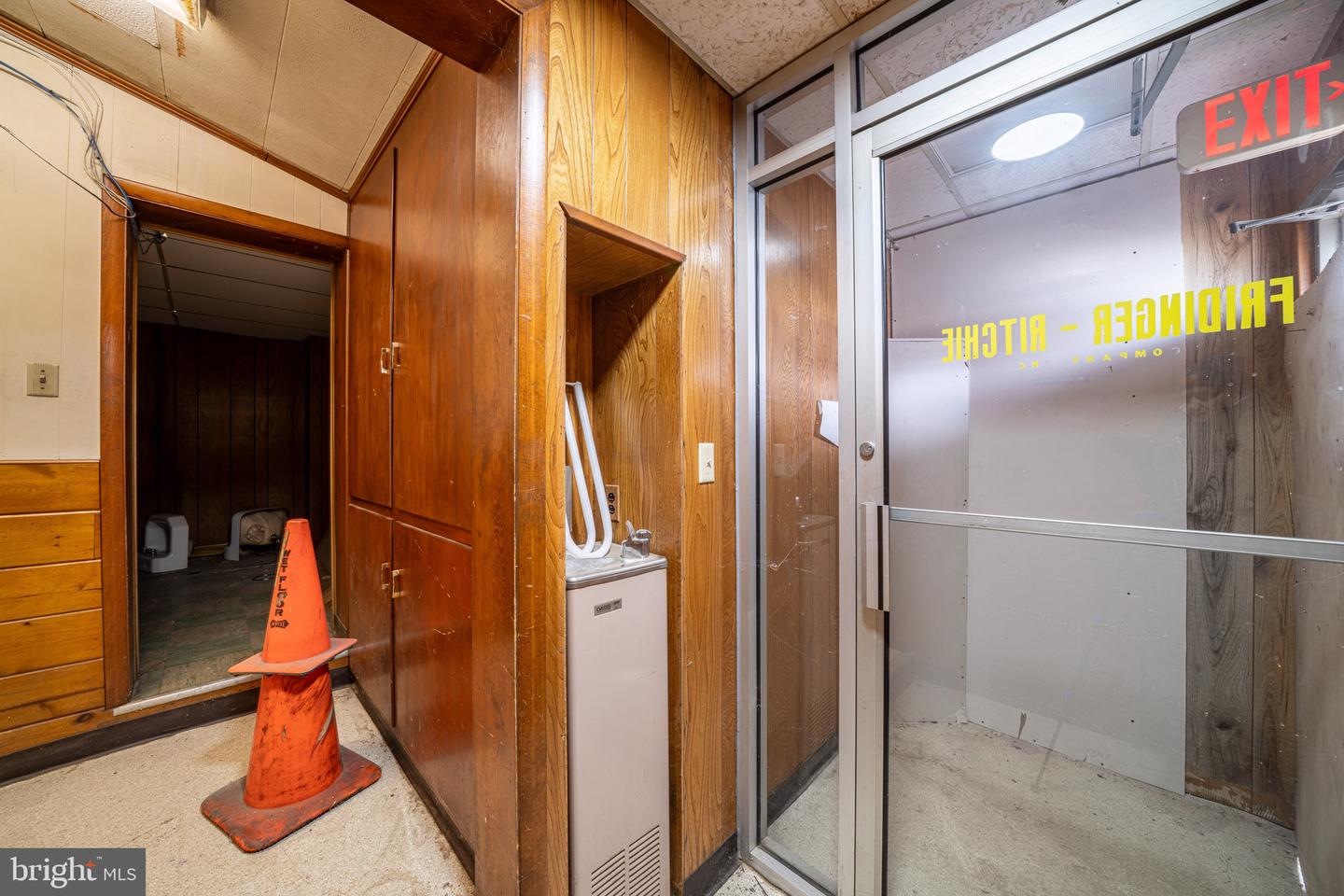 132 E Washington St Property Photo 33