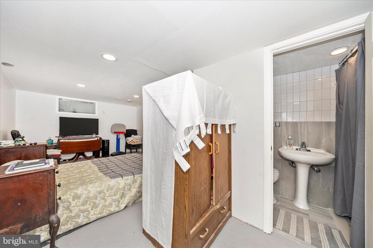 54 Winter St Property Photo 31