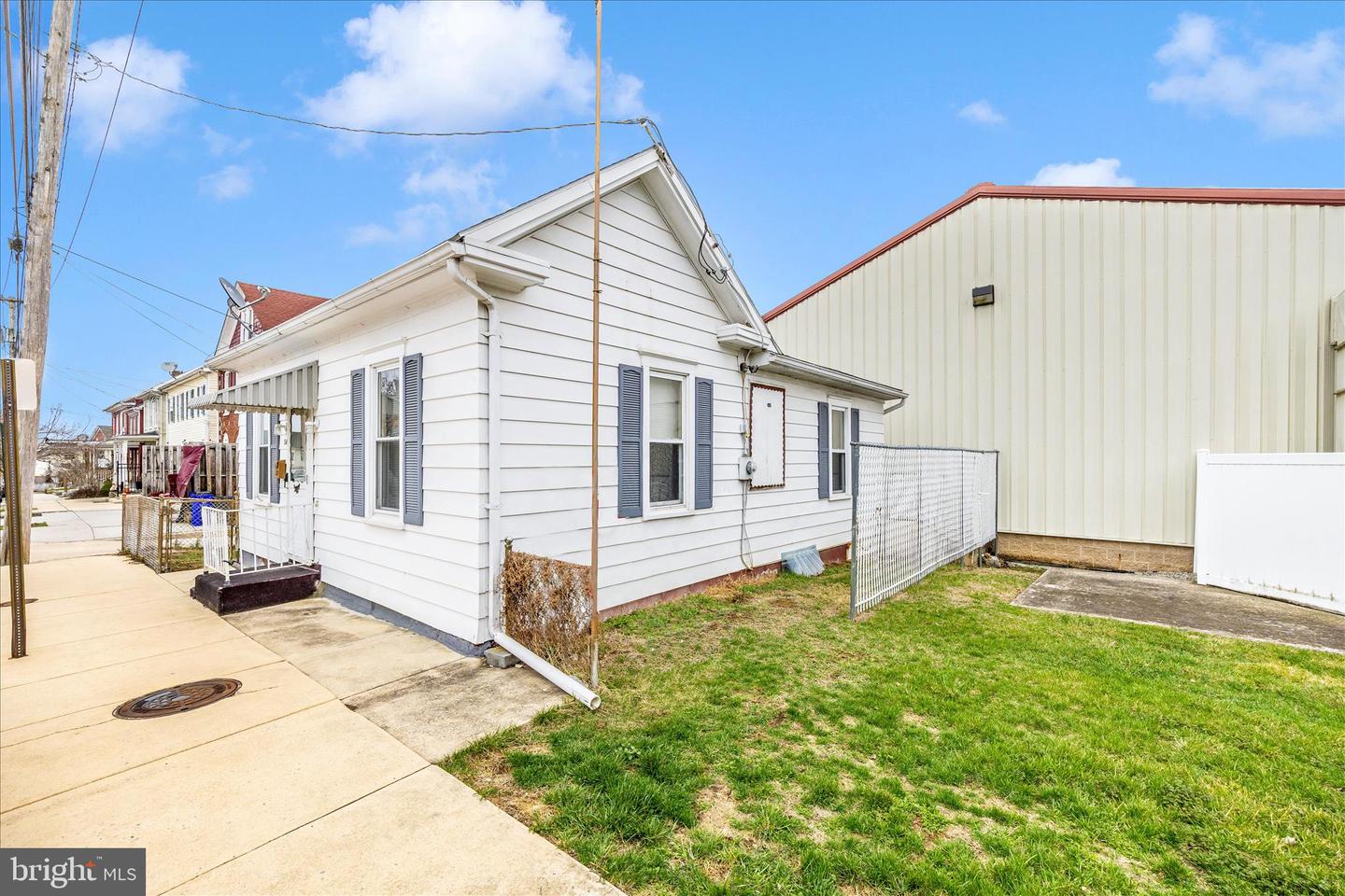 54 Winter St Property Photo 39