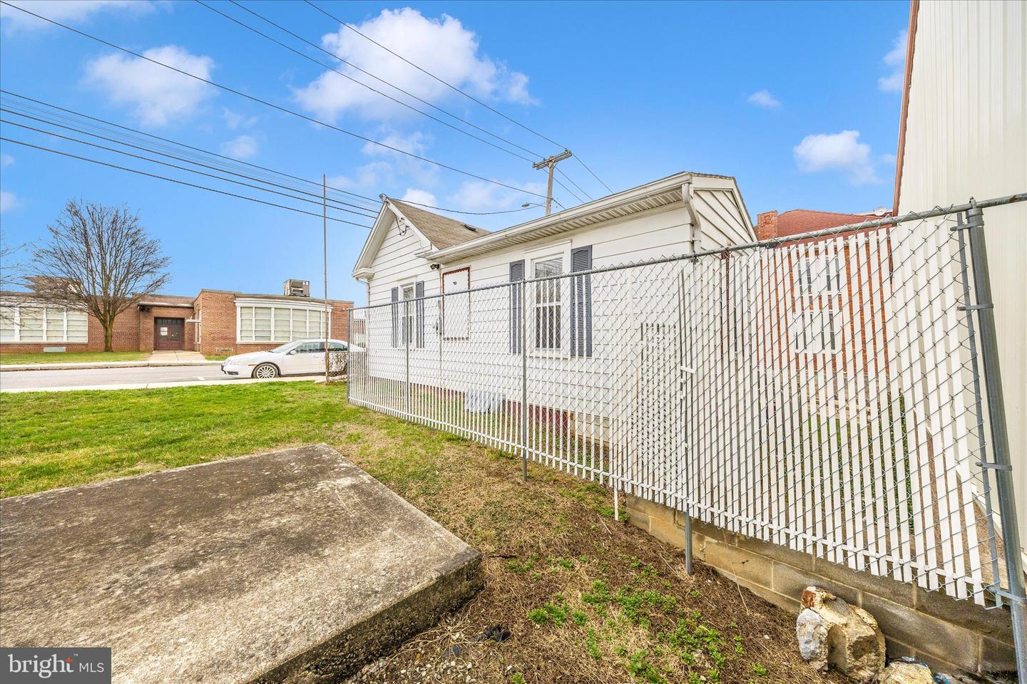 54 Winter St Property Photo 44