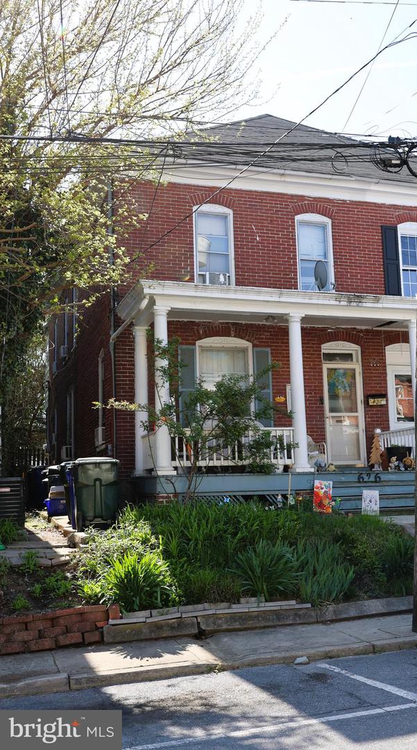 626 N MULBERRY ST Property Photo 1
