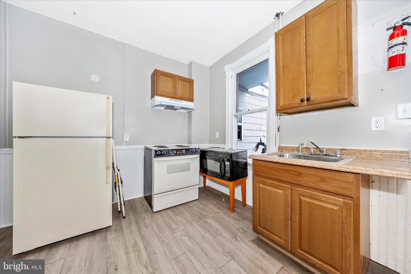 422-422 1/2 Mcdowell Ave Property Photo 6