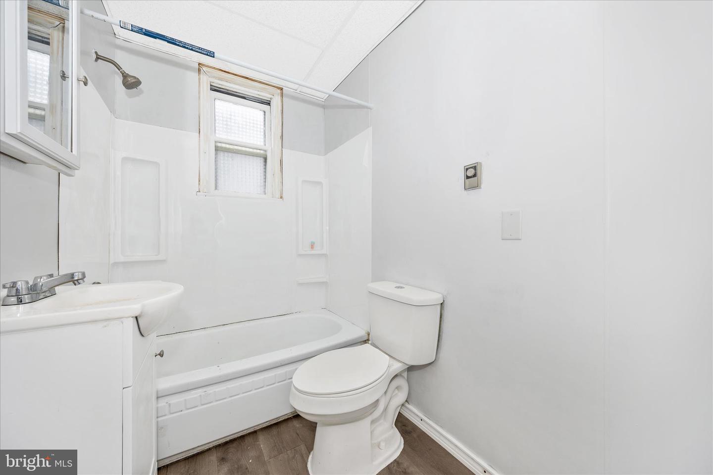 422-422 1/2 Mcdowell Ave Property Photo 9