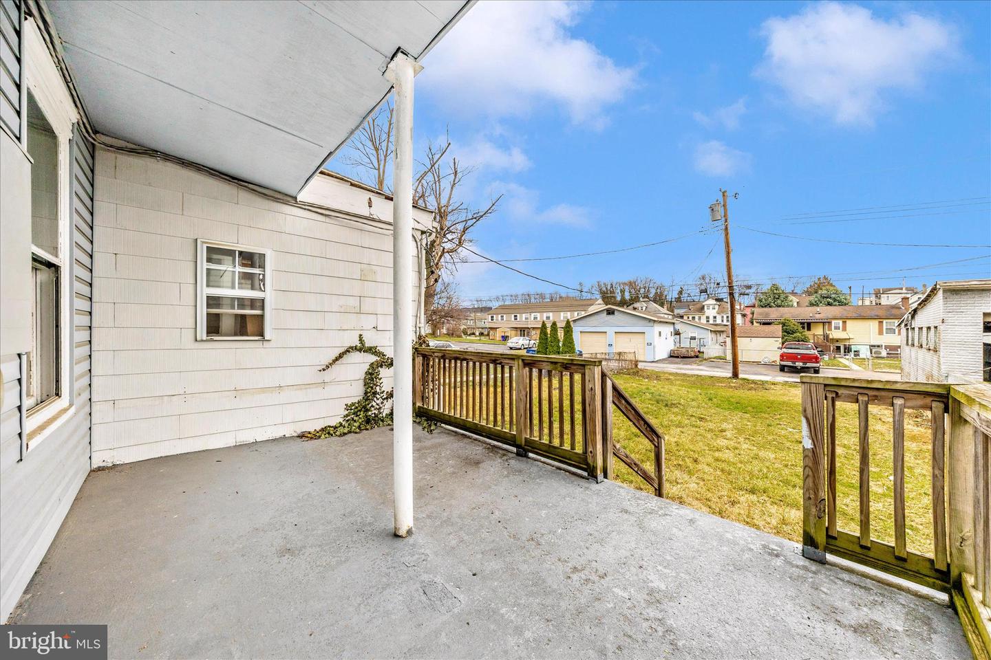 422-422 1/2 Mcdowell Ave Property Photo 11