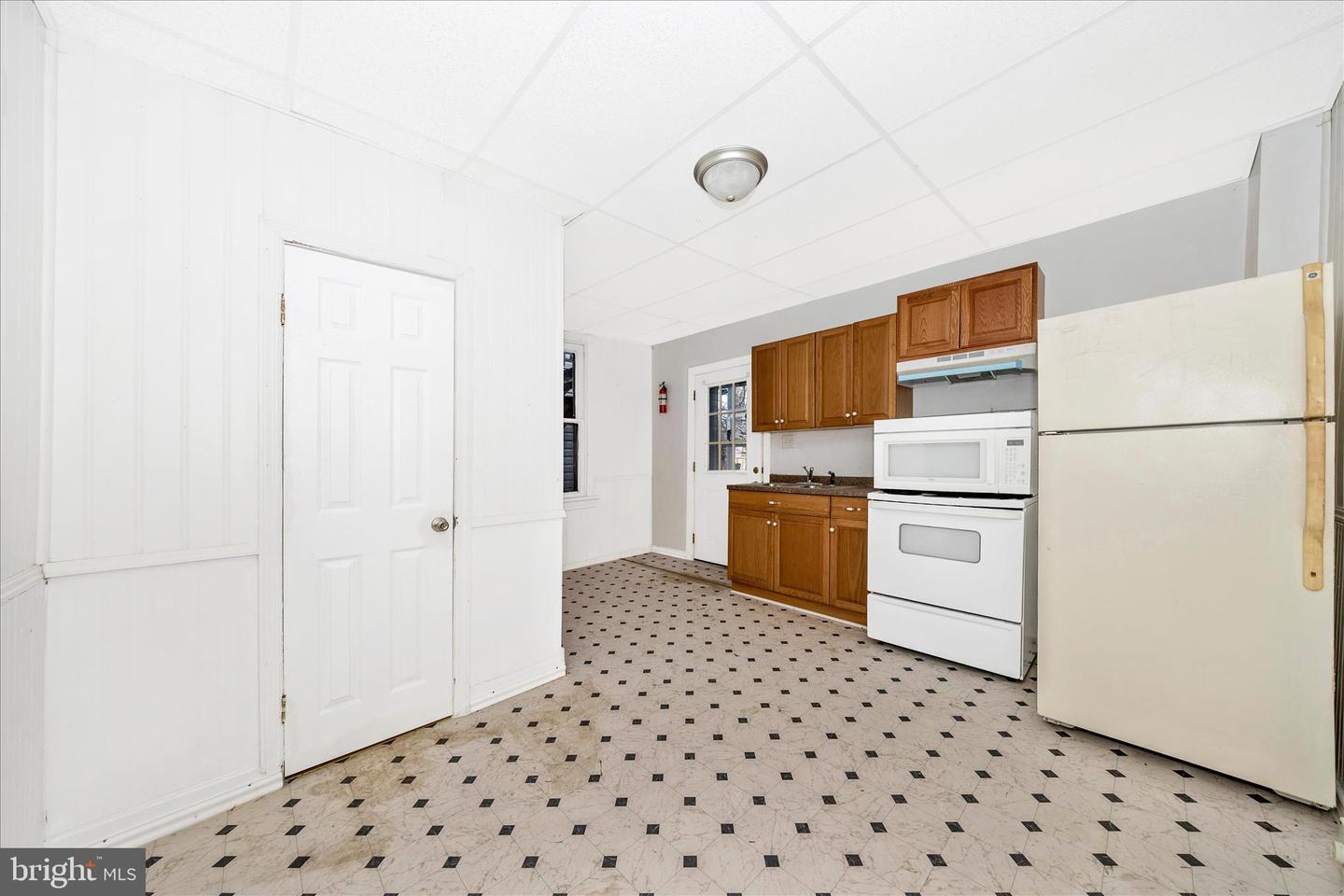 422-422 1/2 Mcdowell Ave Property Photo 17