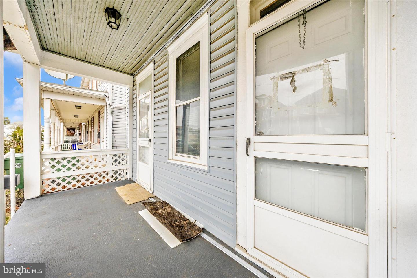 422-422 1/2 Mcdowell Ave Property Photo 25