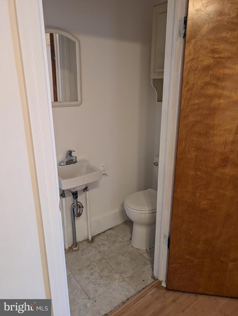 33 Westside Ave Property Photo 15