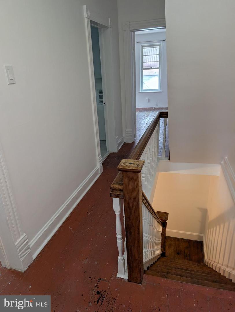 33 Westside Ave Property Photo 16