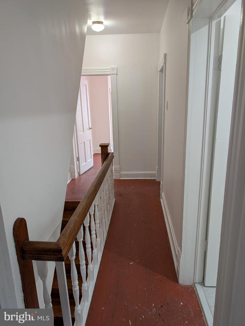 33 Westside Ave Property Photo 17