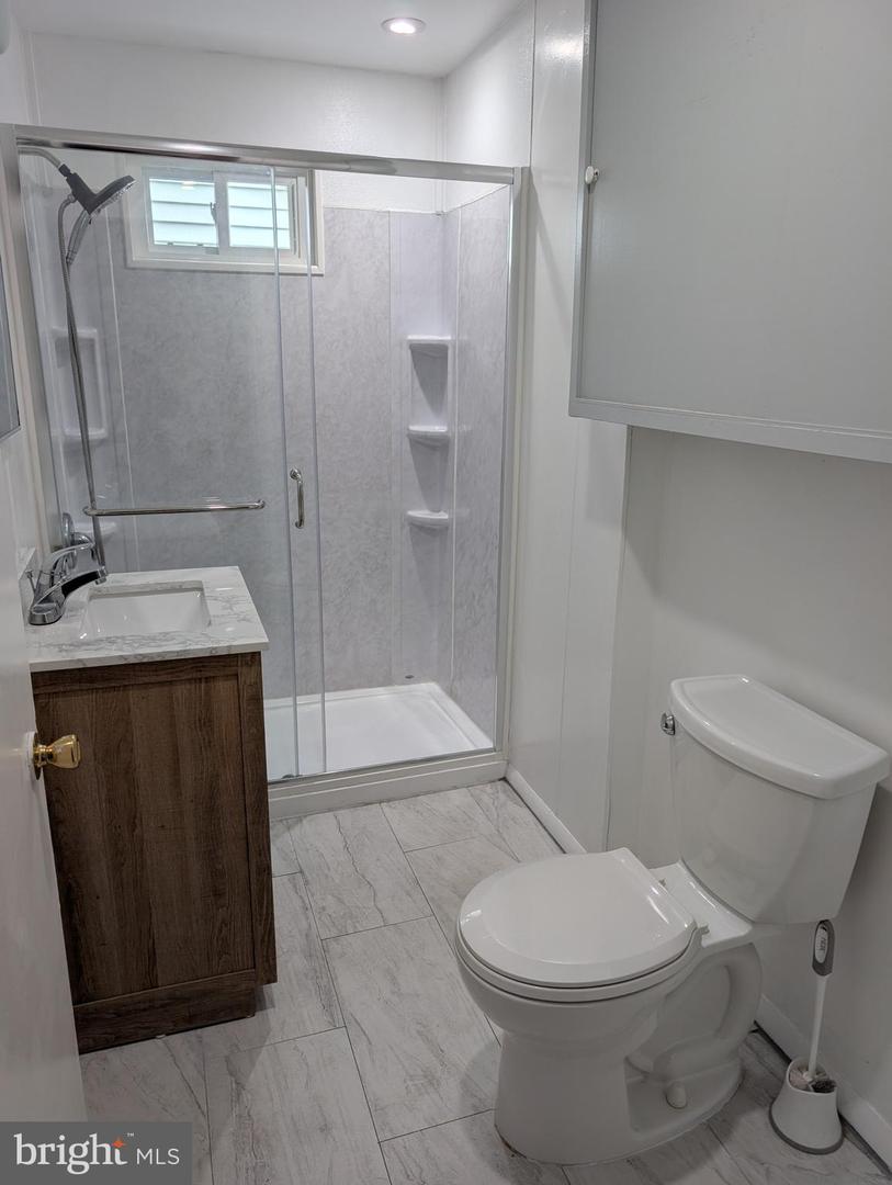 33 Westside Ave Property Photo 18