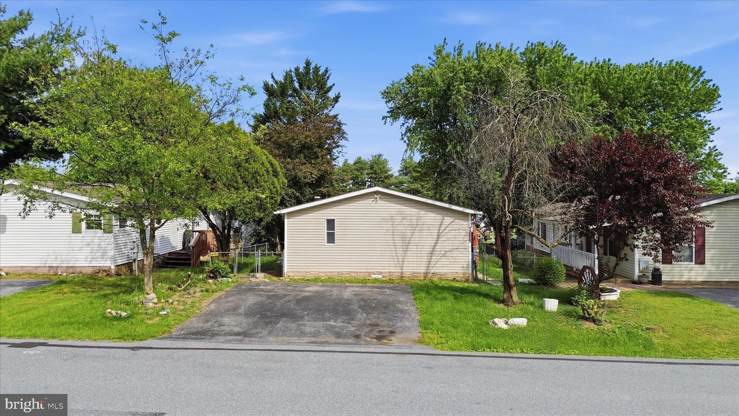 12021 Heather Dr Property Photo 3