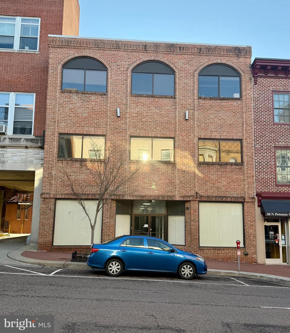 44 N POTOMAC ST #SUITE 200 Property Photo 1