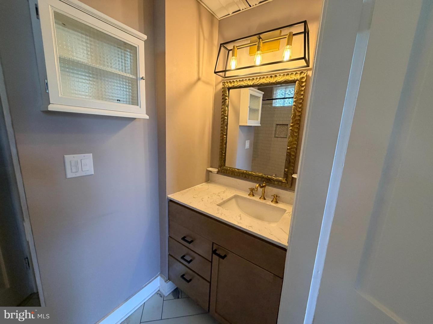 228 E Washington St Property Photo 11