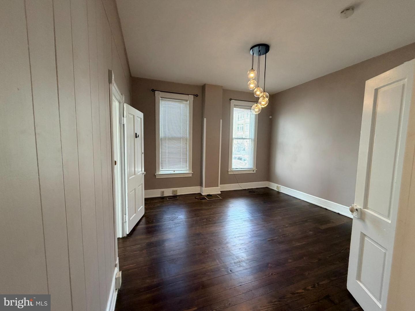 228 E Washington St Property Photo 20