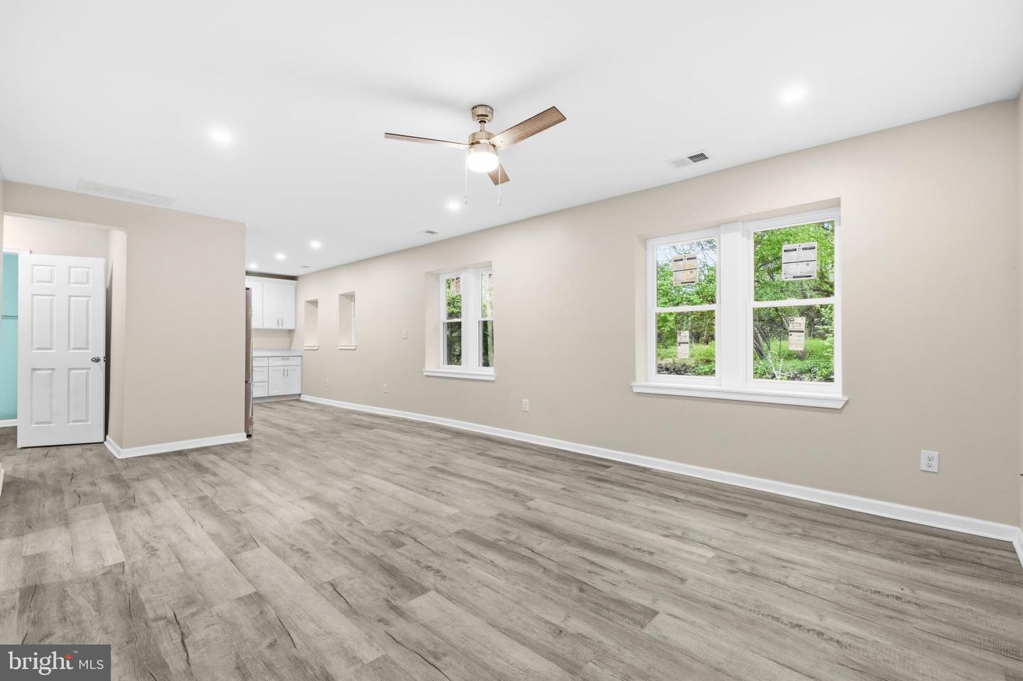 11901 Sun Valley Dr Property Photo 4