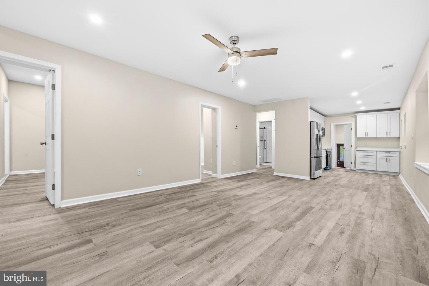 11901 Sun Valley Dr Property Photo 5