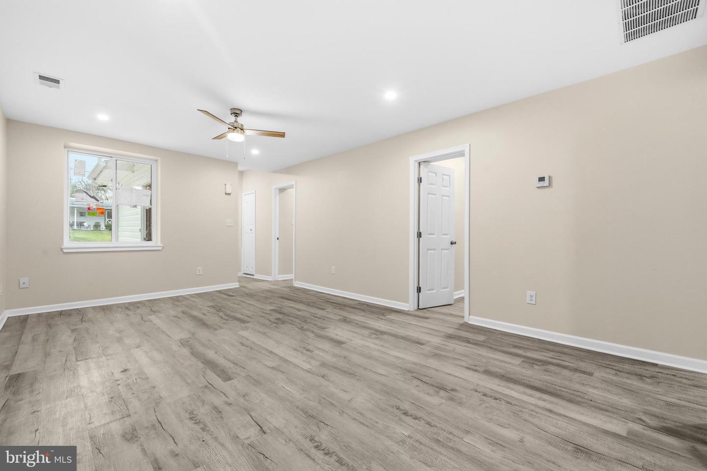 11901 Sun Valley Dr Property Photo 7