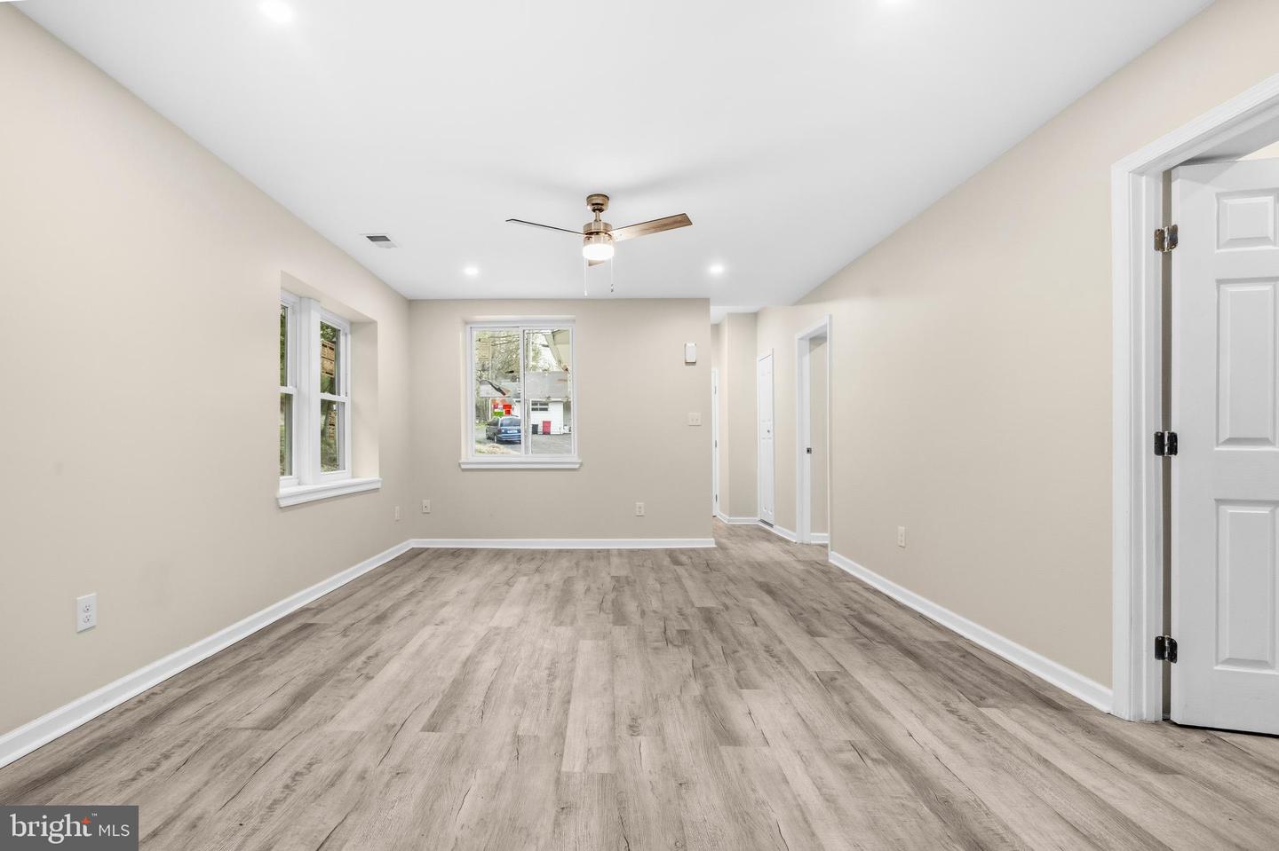 11901 Sun Valley Dr Property Photo 8