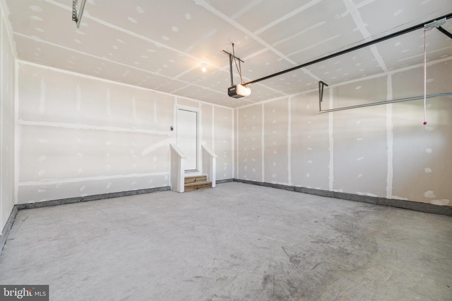 644 Armstrong Ave Property Photo 16