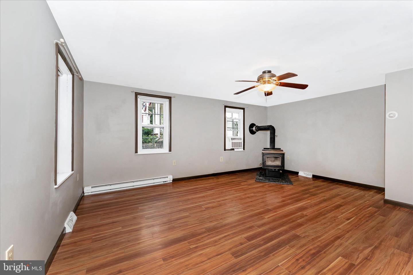 21321 Leiter St Property Photo 7