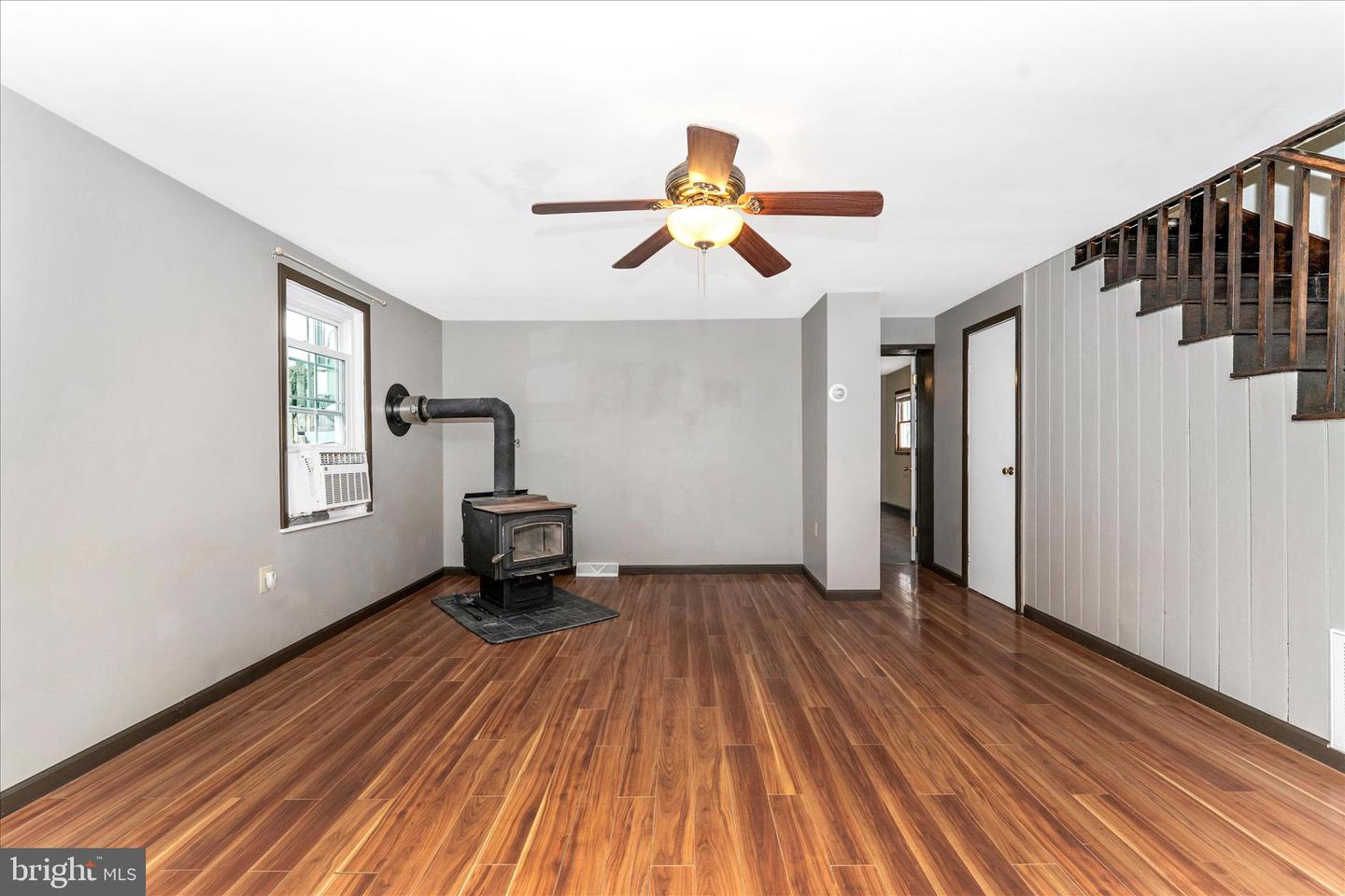 21321 Leiter St Property Photo 8