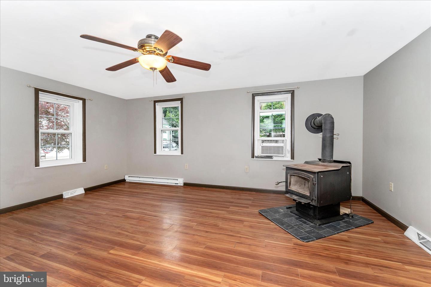 21321 Leiter St Property Photo 10