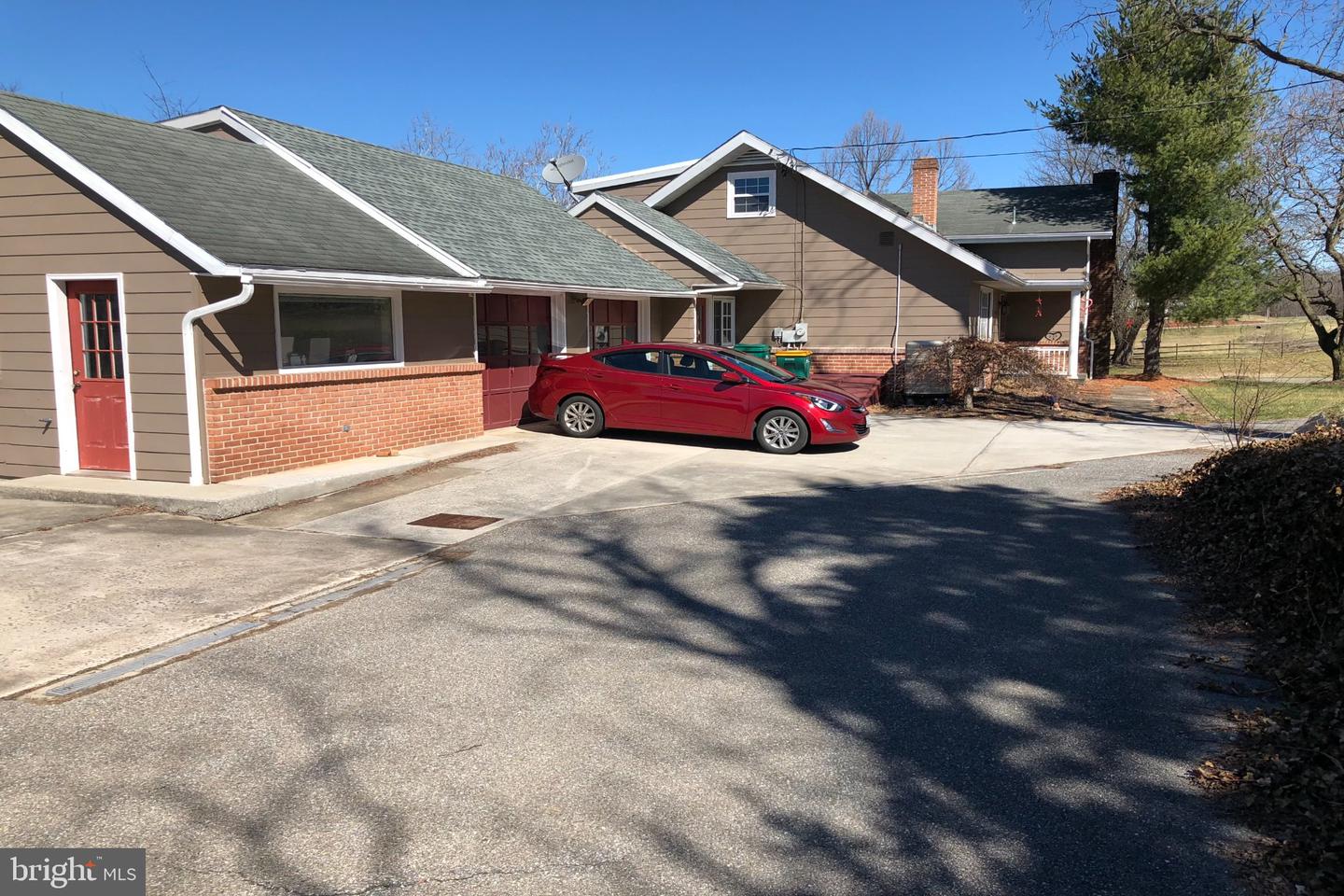 21680 Leitersburg Pike Property Photo 4