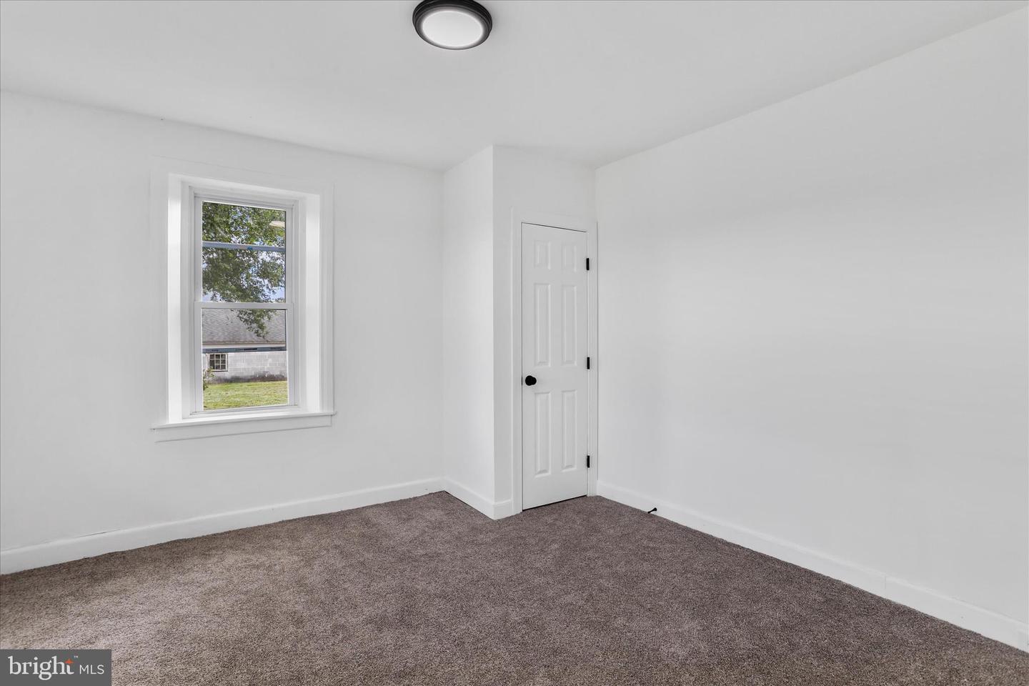 15225 Fairview Rd Property Photo 6