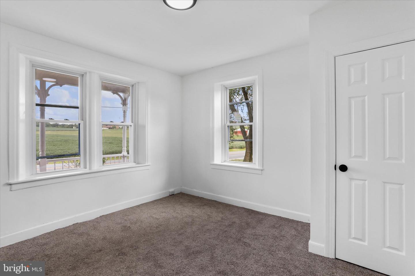 15225 Fairview Rd Property Photo 7