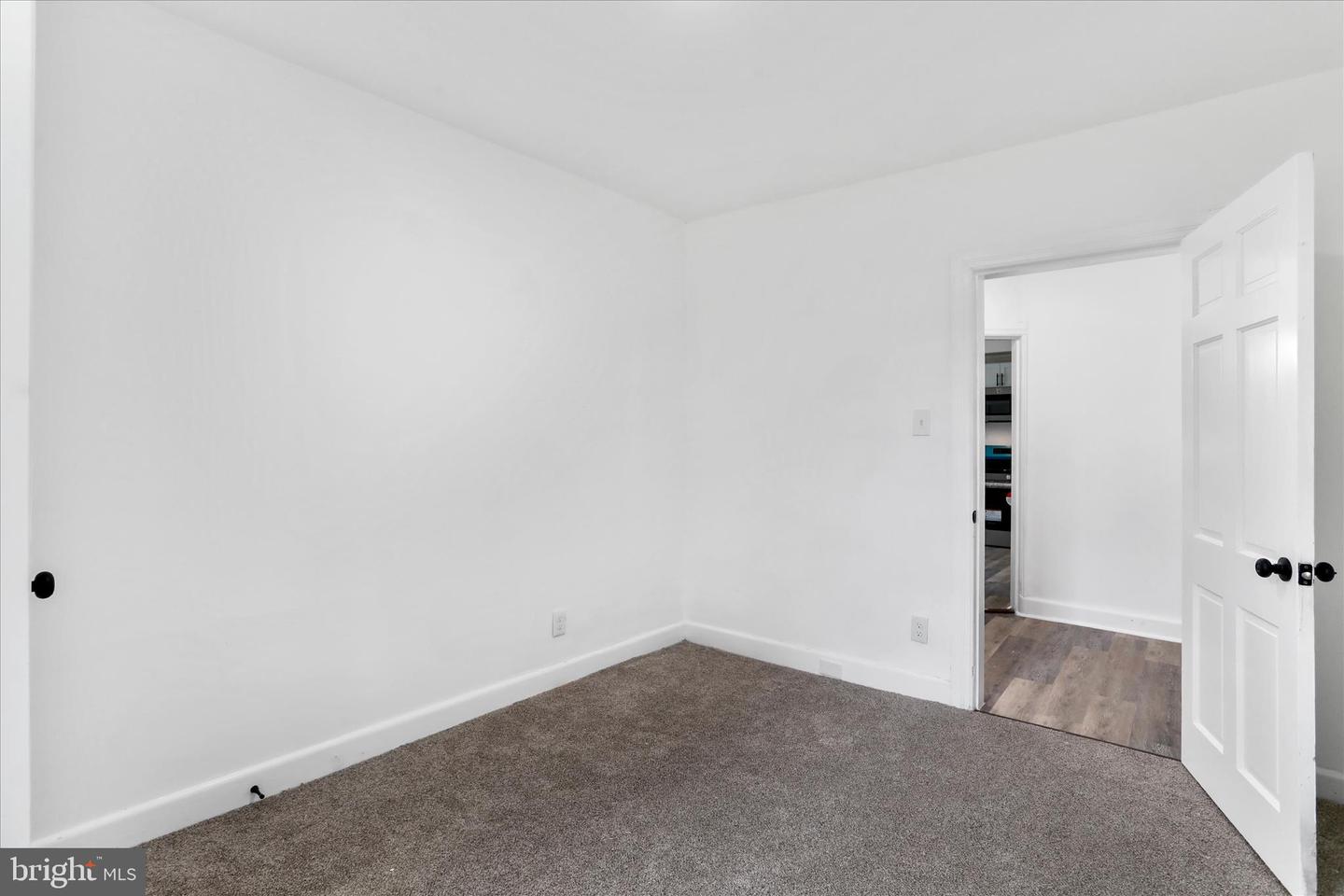 15225 Fairview Rd Property Photo 9