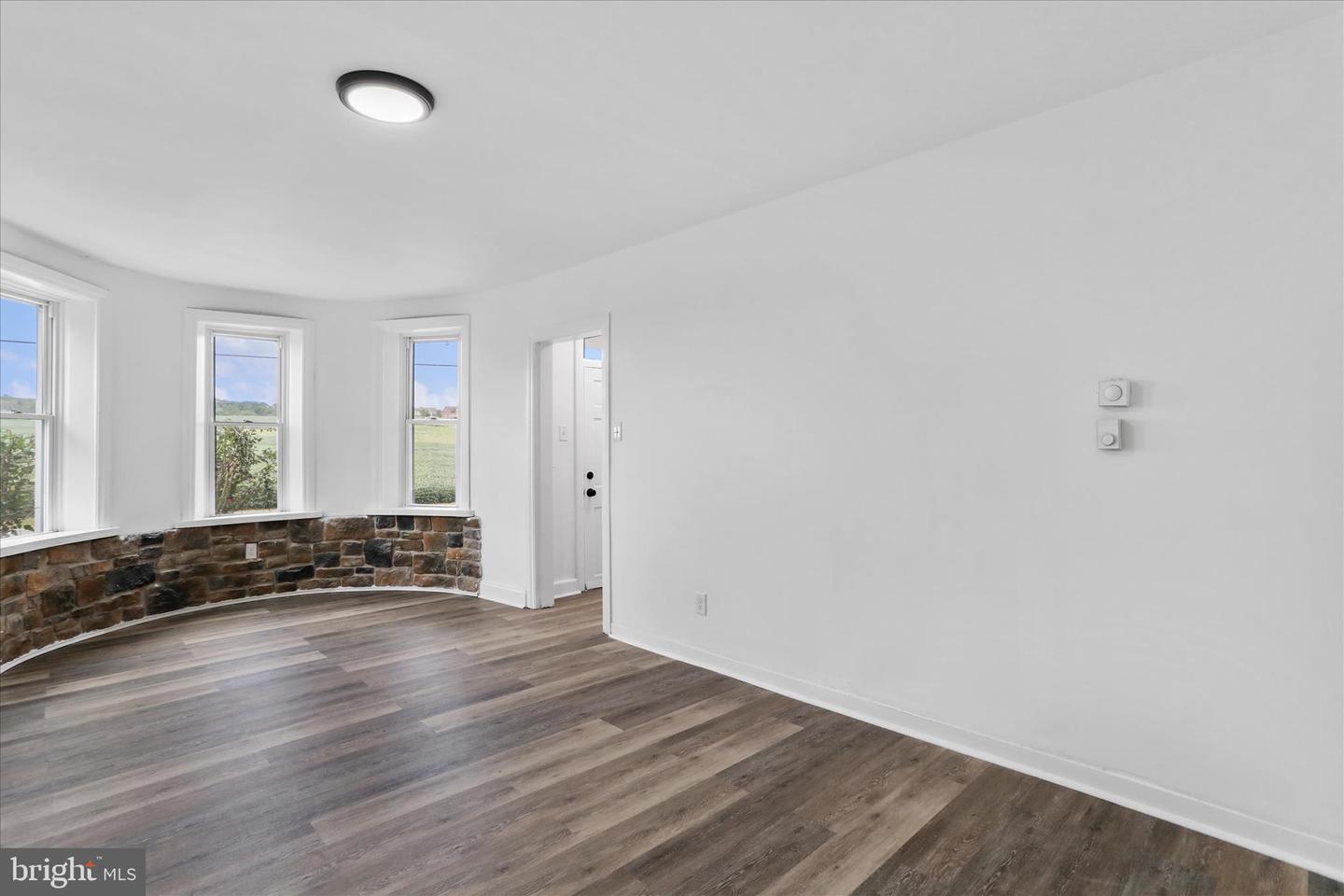 15225 Fairview Rd Property Photo 16
