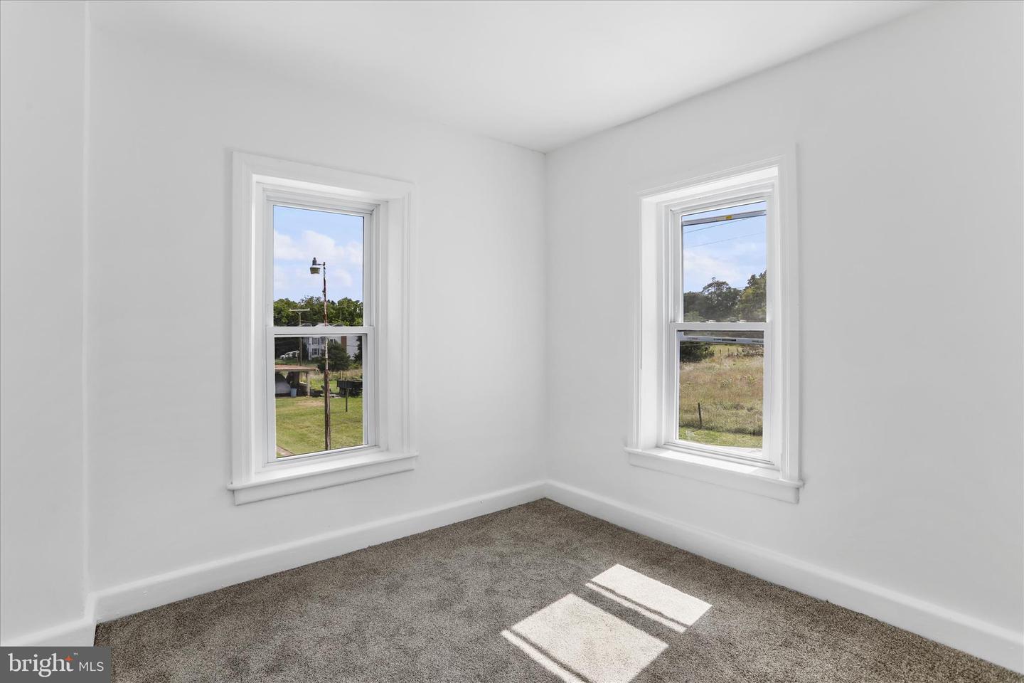 15225 Fairview Rd Property Photo 23
