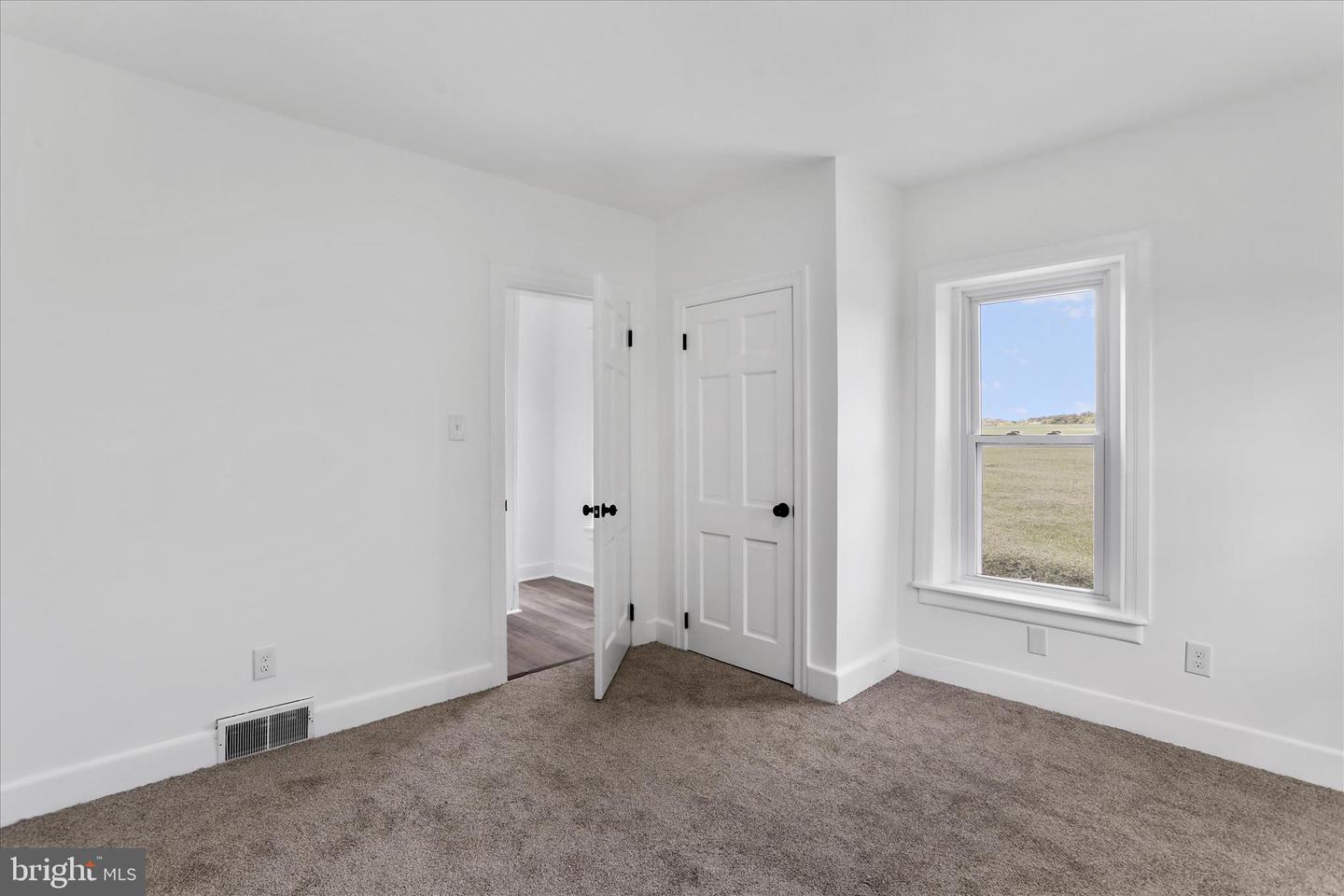 15225 Fairview Rd Property Photo 31