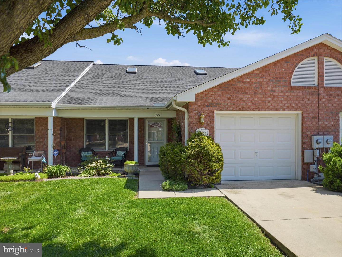 1604 Langley Dr Property Photo 1