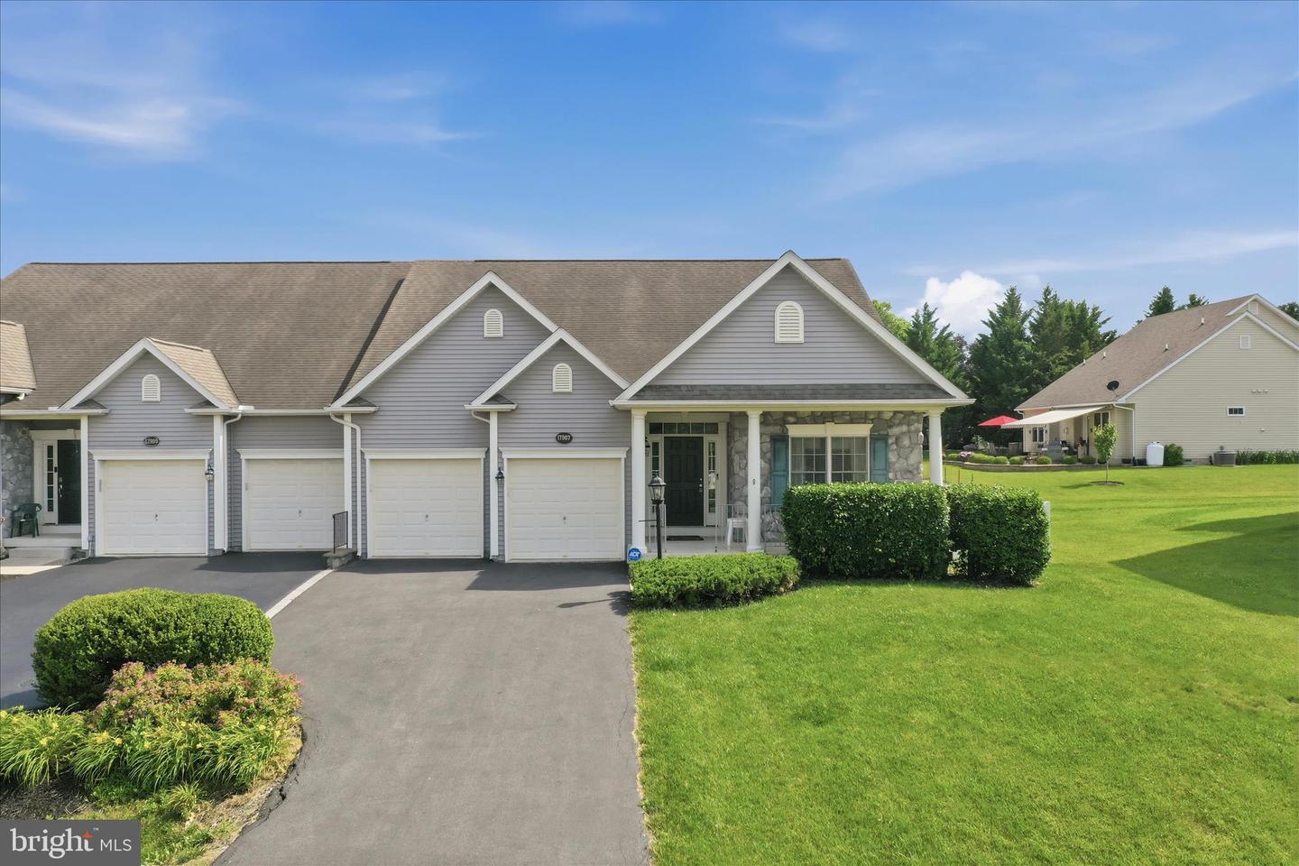 17907 Constitution Cir Property Photo 2