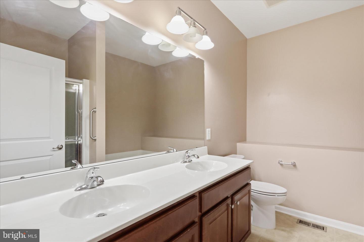 17907 Constitution Cir Property Photo 33