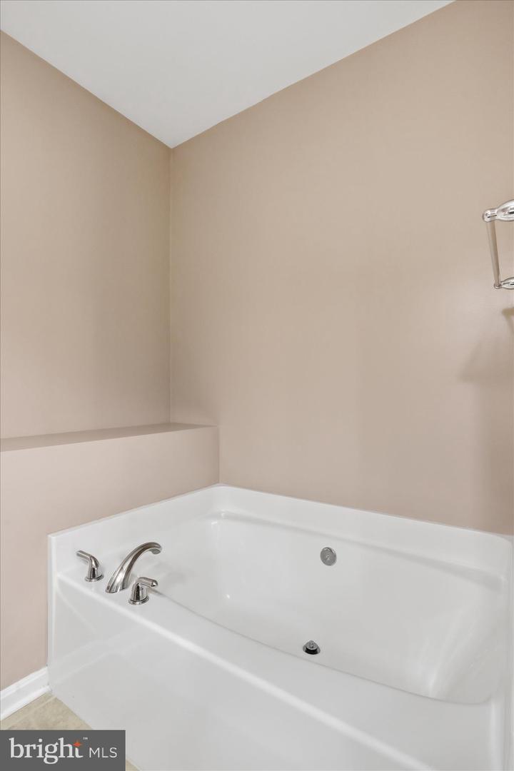 17907 Constitution Cir Property Photo 34