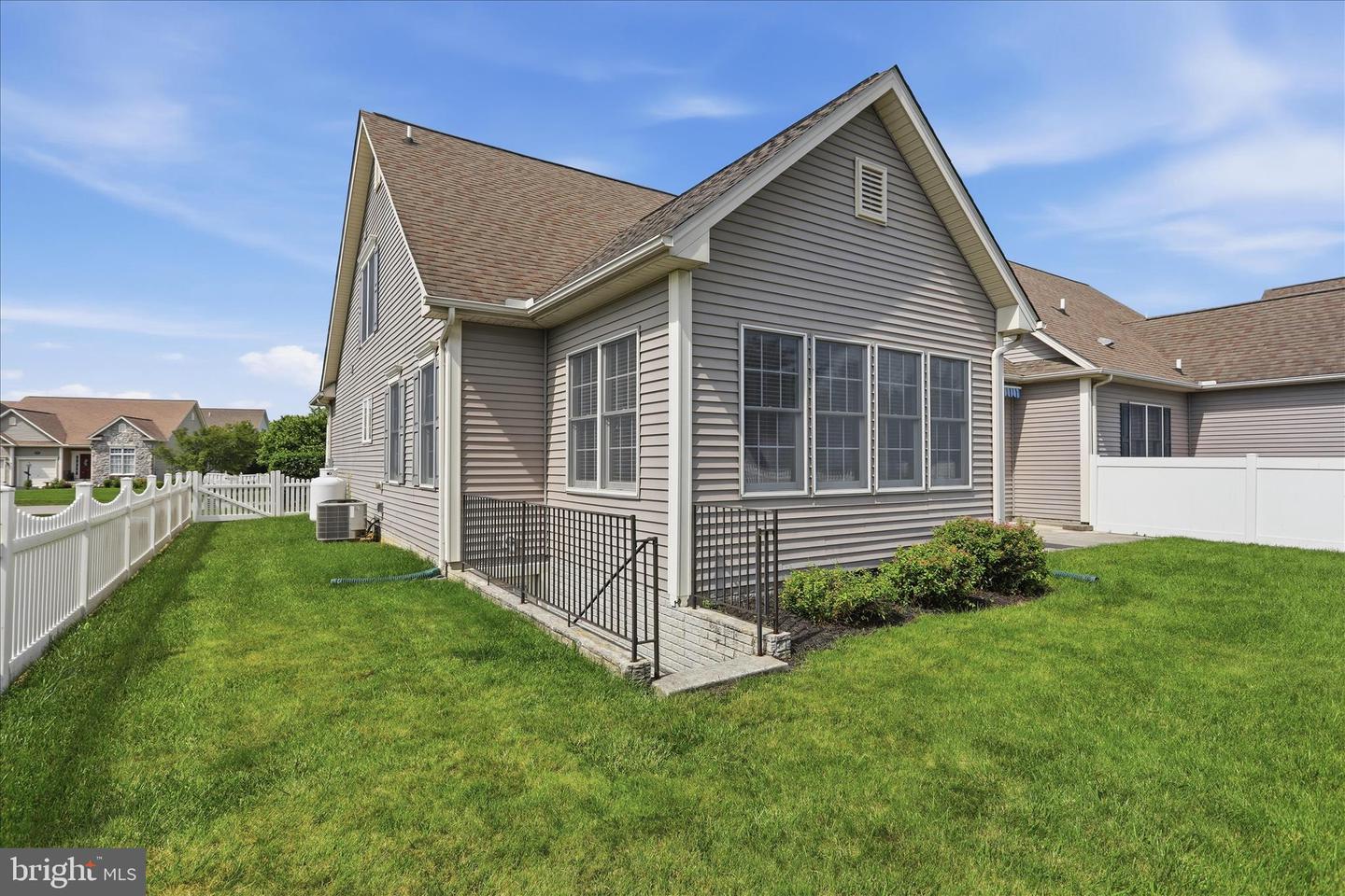 17907 Constitution Cir Property Photo 53