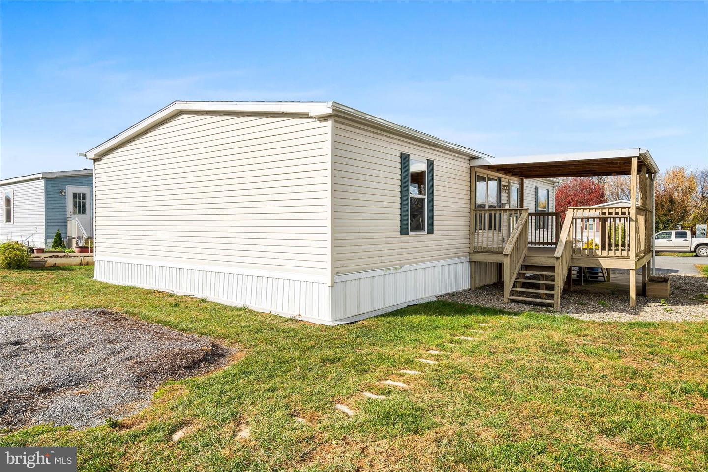 11307 Hawthorne Ct Property Photo 9