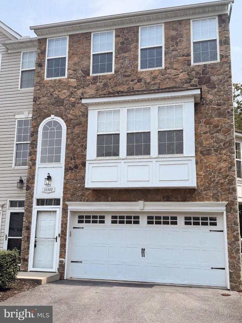 10329 Lantern Ln Property Photo 1