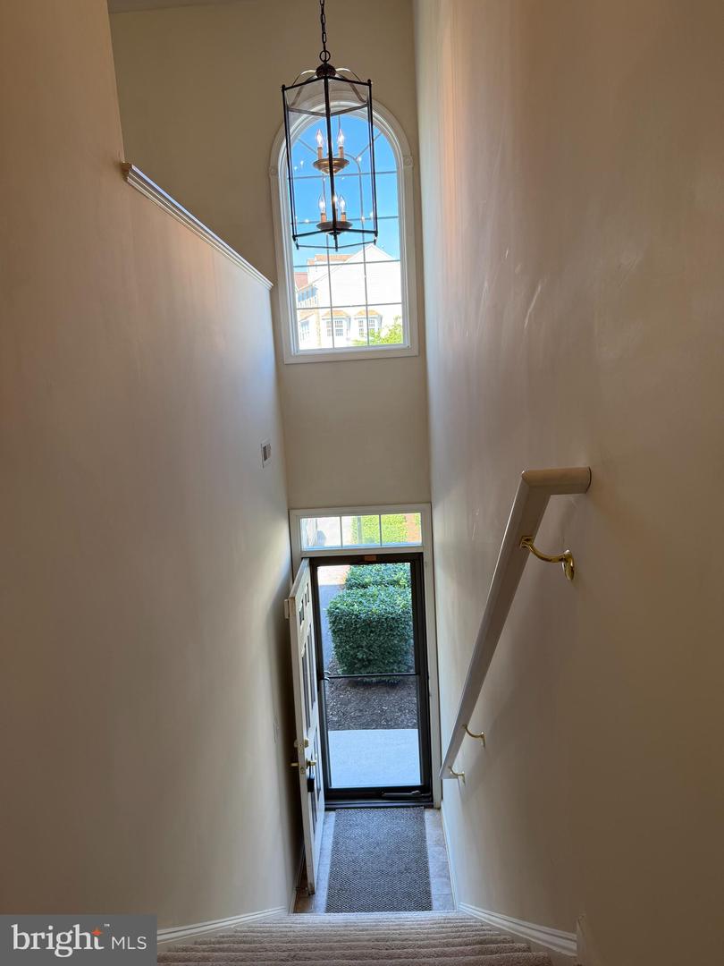 10329 Lantern Ln Property Photo 3