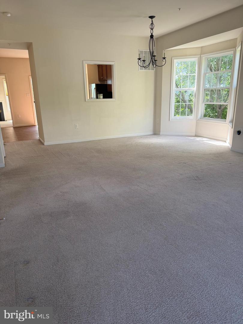 10329 Lantern Ln Property Photo 4