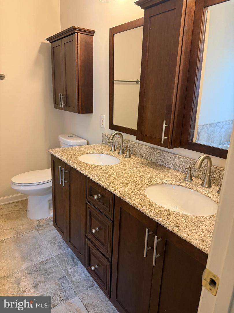 10329 Lantern Ln Property Photo 15