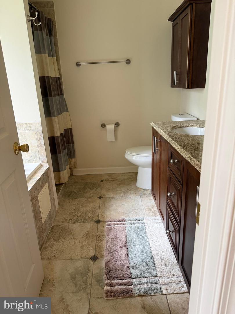 10329 Lantern Ln Property Photo 17