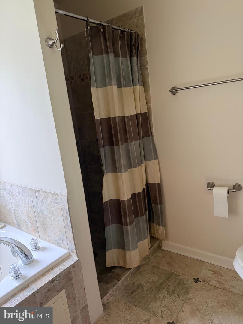 10329 Lantern Ln Property Photo 19