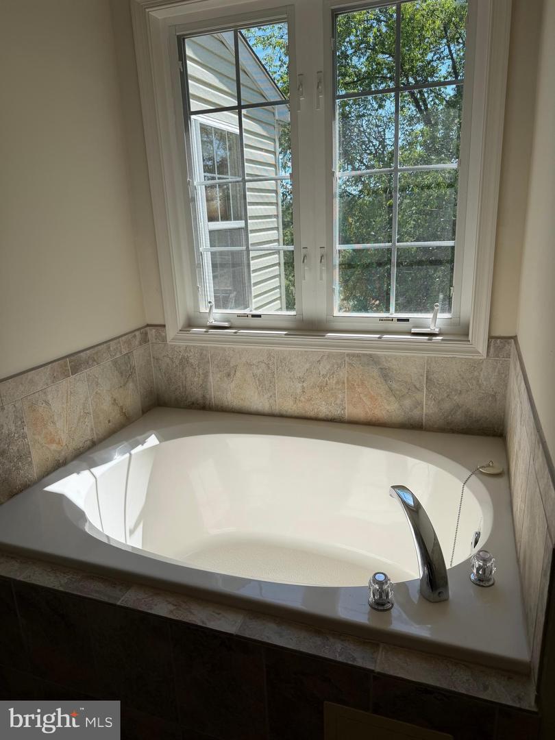 10329 Lantern Ln Property Photo 24