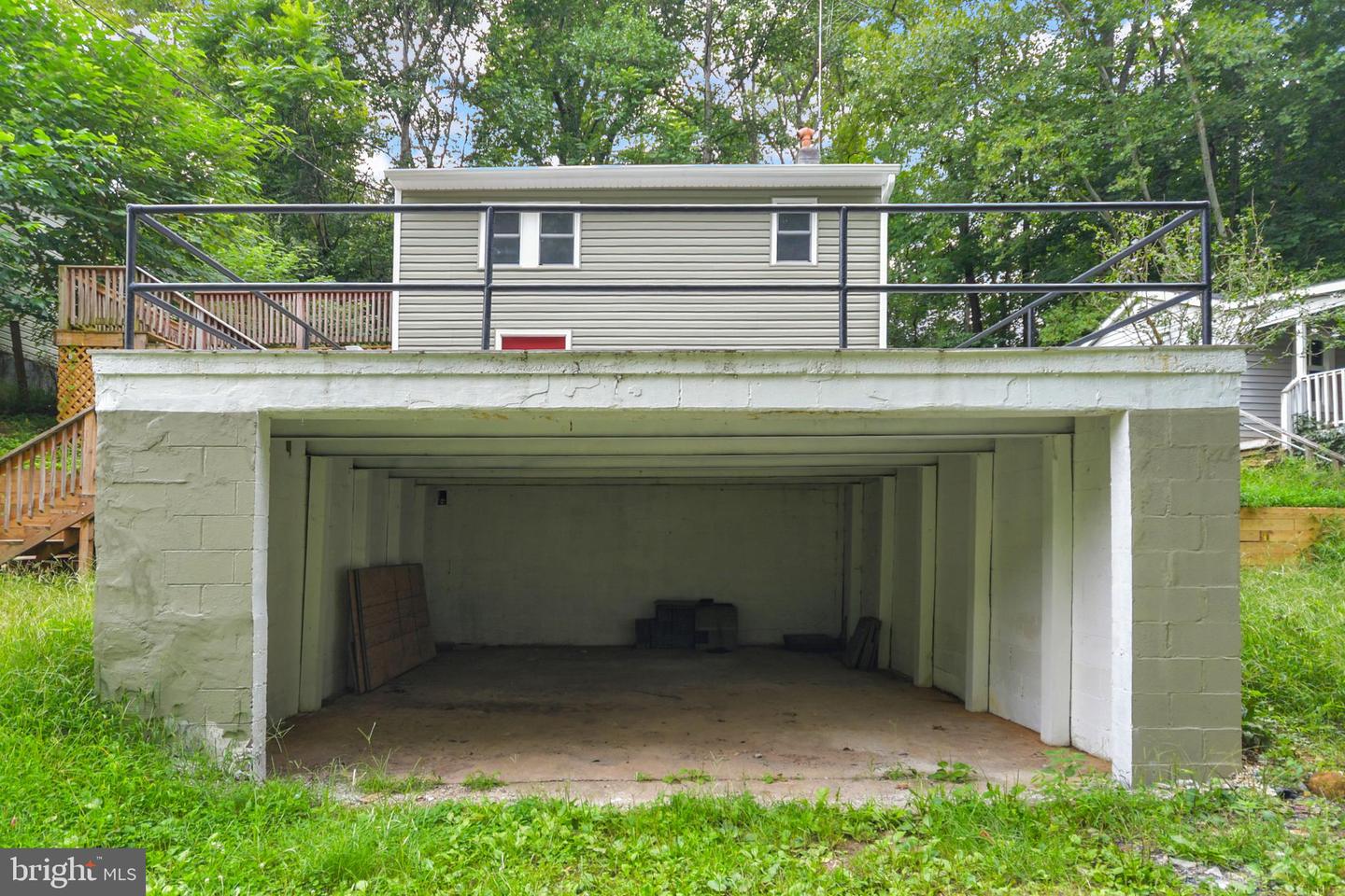 17414 Millers Sawmill Rd Property Photo 3
