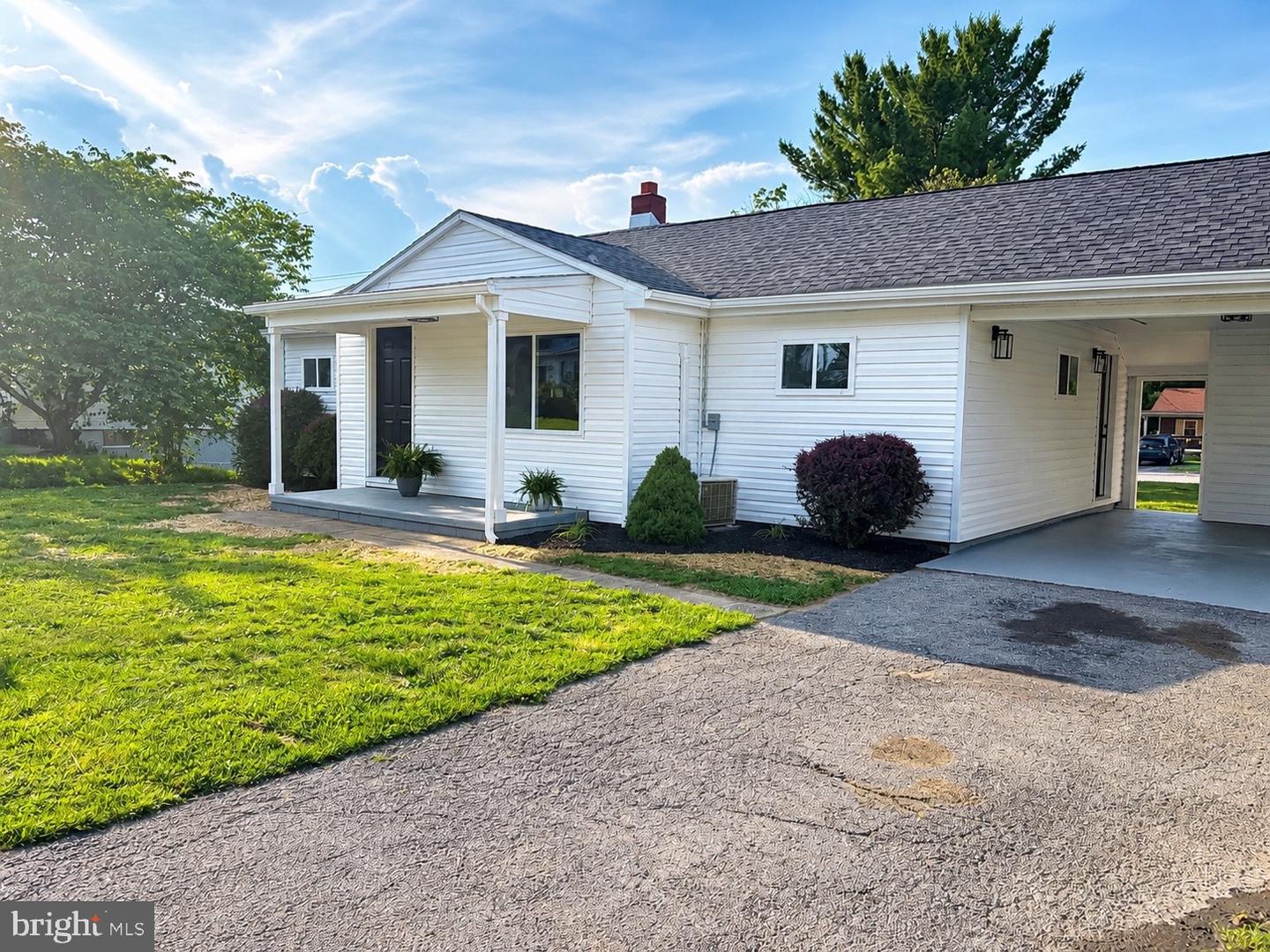 17110 Miner Ave Property Photo 1